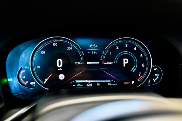 BMW 7 Serie 740e M Sport - 360 Camera - Massage - El. Achterbank - Laser Koplampen - Adaptive Cruise Control - Soft-Close
