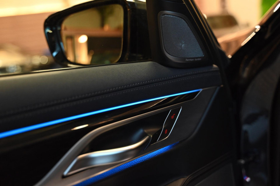 BMW 7 Serie 740e M Sport - 360 Camera - Massage - El. Achterbank - Laser Koplampen - Adaptive Cruise Control - Soft-Close