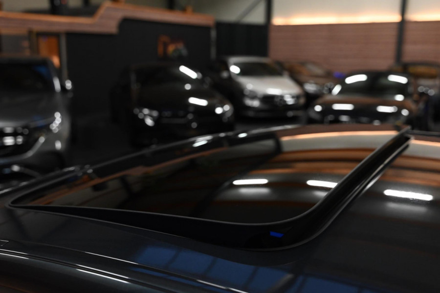 BMW 7 Serie 740e M Sport - 360 Camera - Massage - El. Achterbank - Laser Koplampen - Adaptive Cruise Control - Soft-Close