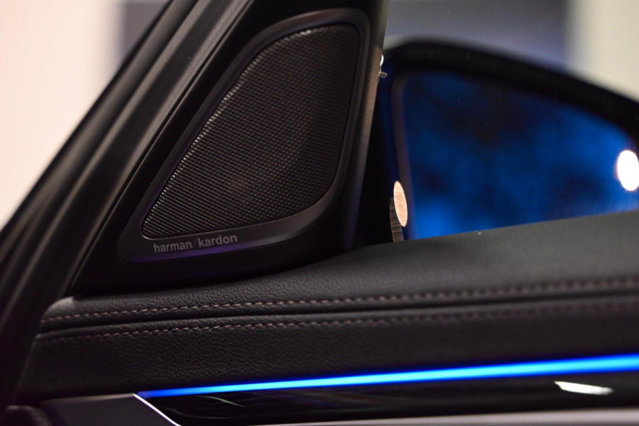 BMW 7 Serie 740e M Sport - 360 Camera - Massage - El. Achterbank - Laser Koplampen - Adaptive Cruise Control - Soft-Close