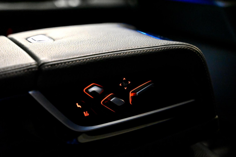 BMW 7 Serie 740e M Sport - 360 Camera - Massage - El. Achterbank - Laser Koplampen - Adaptive Cruise Control - Soft-Close