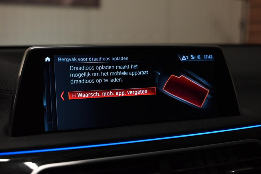 BMW 7 Serie 740e M Sport - 360 Camera - Massage - El. Achterbank - Laser Koplampen - Adaptive Cruise Control - Soft-Close