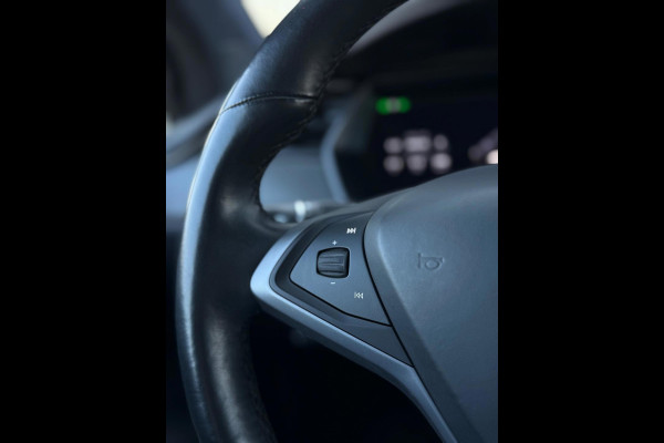 Tesla Model X 75D Base Auto Pilot Trekhaak Black Pack