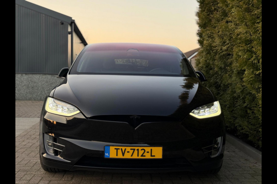 Tesla Model X 75D Base Auto Pilot Trekhaak Black Pack