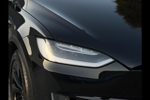 Tesla Model X 75D Base Auto Pilot Trekhaak Black Pack