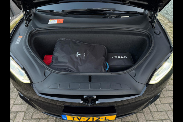 Tesla Model X 75D Base Auto Pilot Trekhaak Black Pack