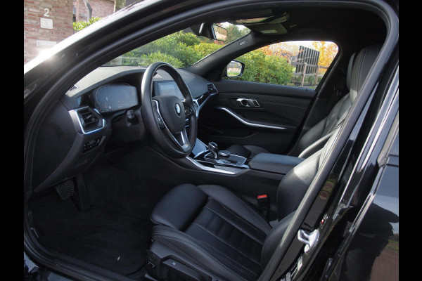 BMW 3 Serie Touring 318i Executive Edition | Camera | Apple Carplay | Trekhaak | Cruise Control | Automaat |