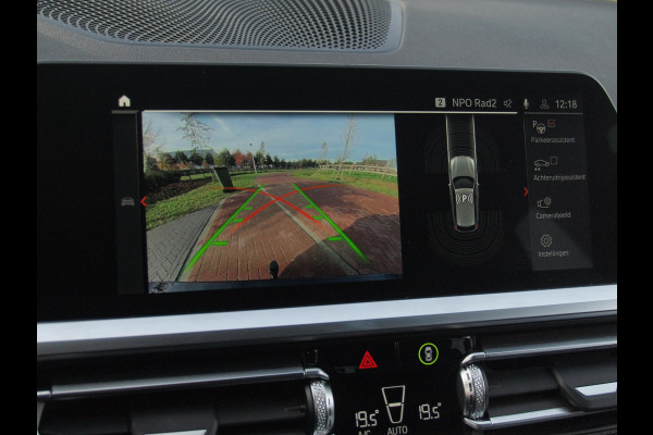 BMW 3 Serie Touring 318i Executive Edition | Camera | Apple Carplay | Trekhaak | Cruise Control | Automaat |