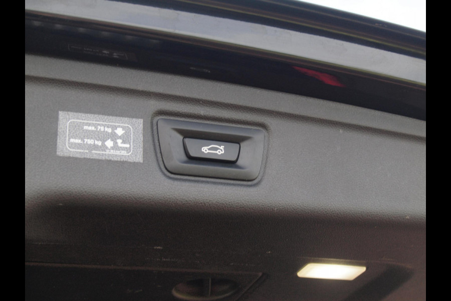 BMW 3 Serie Touring 318i Executive Edition | Camera | Apple Carplay | Trekhaak | Cruise Control | Automaat |