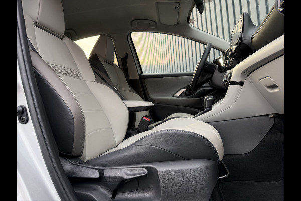 Toyota Yaris 1.5 Hybrid Executive | Creme LEER | JBL | BSM | Head-up | Rijklaar!!