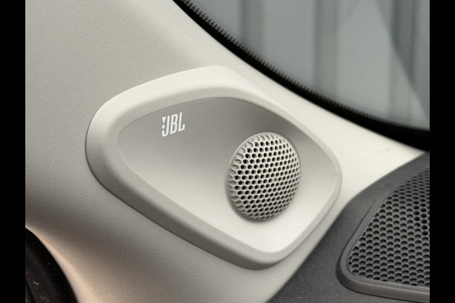 Toyota Yaris 1.5 Hybrid Executive | Creme LEER | JBL | BSM | Head-up | Rijklaar!!