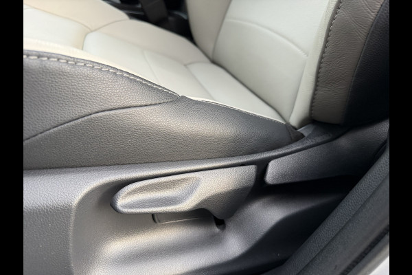 Toyota Yaris 1.5 Hybrid Executive | Creme LEER | JBL | BSM | Head-up | Rijklaar!!