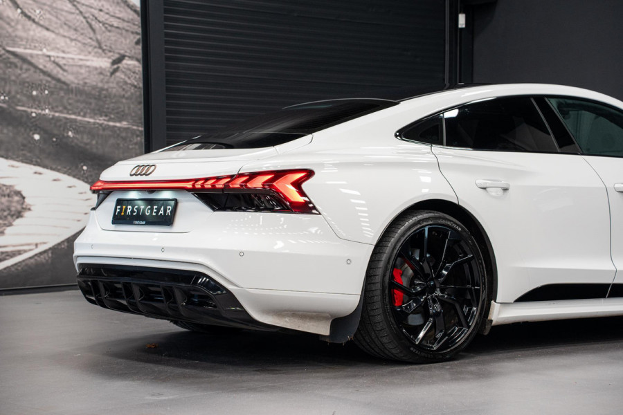 Audi e-tron GT GT 93 kWh *Luchtvering / BTW / Panorama / Warmtepomp / Surround-view / Keyless*