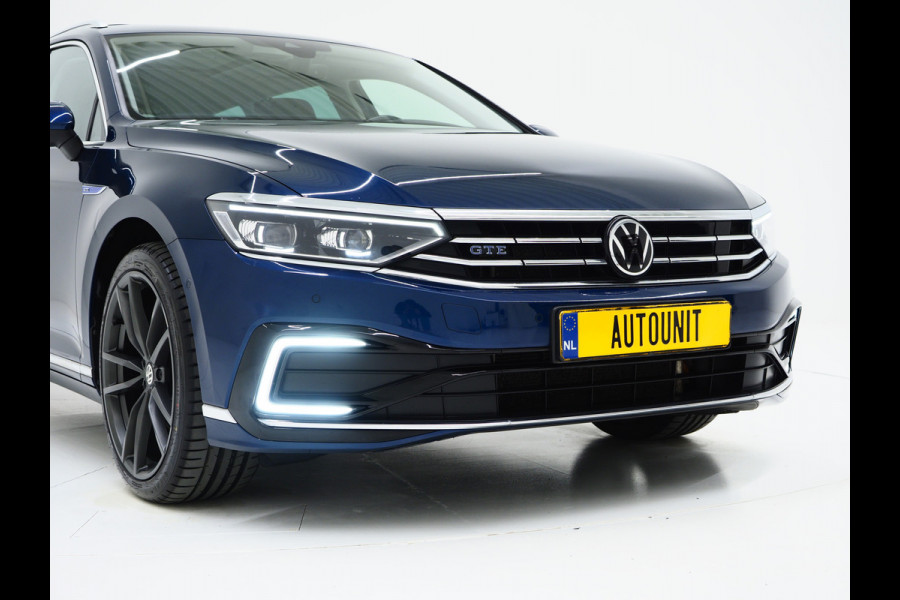 Volkswagen Passat Variant 1.4 TSI PHEV GTE R-Line | Panoramadak | Trekhaak | Massage | Adaptive Cruise | Camera | Carplay