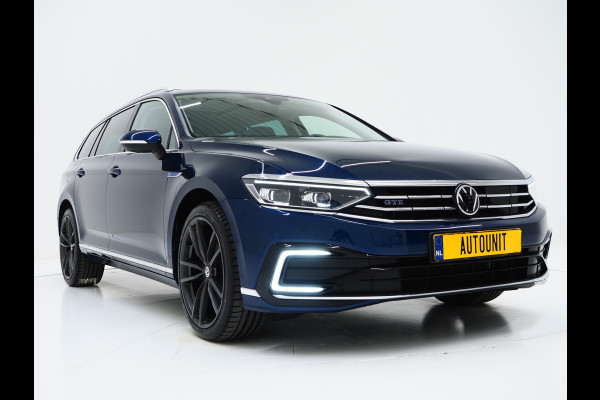Volkswagen Passat Variant 1.4 TSI PHEV GTE R-Line | Panoramadak | Trekhaak | Massage | Adaptive Cruise | Camera | Carplay