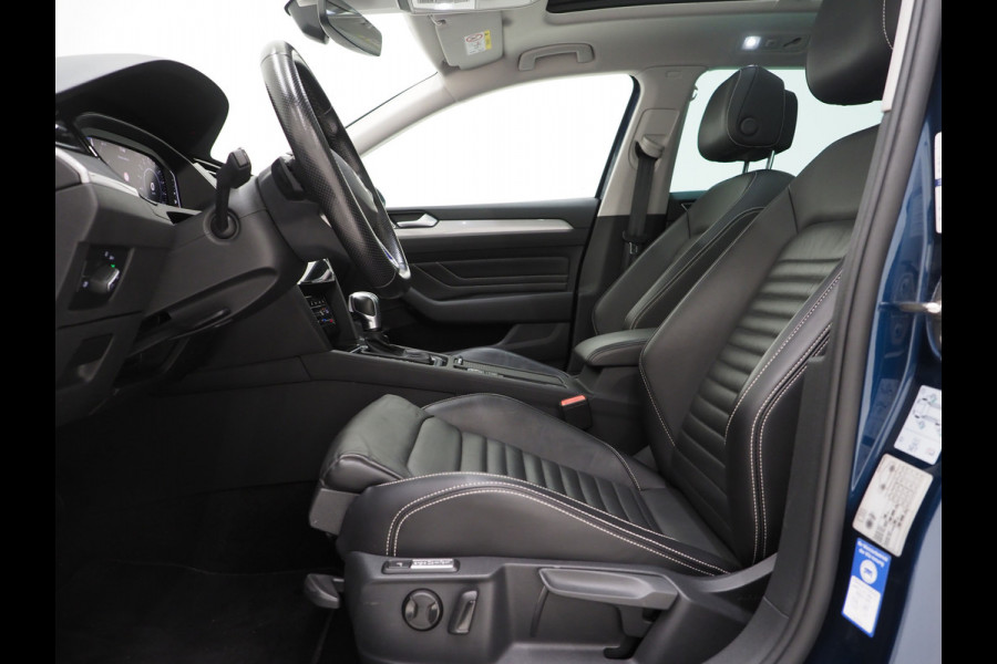 Volkswagen Passat Variant 1.4 TSI PHEV GTE R-Line | Panoramadak | Trekhaak | Massage | Adaptive Cruise | Camera | Carplay