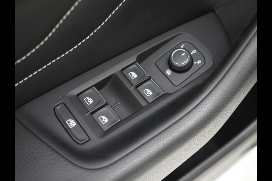 Volkswagen Passat Variant 1.4 TSI PHEV GTE R-Line | Panoramadak | Trekhaak | Massage | Adaptive Cruise | Camera | Carplay