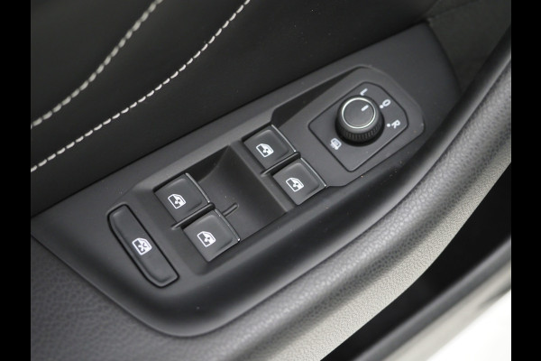 Volkswagen Passat Variant 1.4 TSI PHEV GTE R-Line | Panoramadak | Trekhaak | Massage | Adaptive Cruise | Camera | Carplay