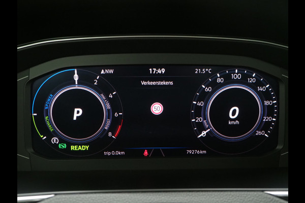 Volkswagen Passat Variant 1.4 TSI PHEV GTE R-Line | Panoramadak | Trekhaak | Massage | Adaptive Cruise | Camera | Carplay