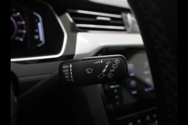 Volkswagen Passat Variant 1.4 TSI PHEV GTE R-Line | Panoramadak | Trekhaak | Massage | Adaptive Cruise | Camera | Carplay