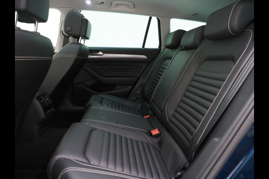 Volkswagen Passat Variant 1.4 TSI PHEV GTE R-Line | Panoramadak | Trekhaak | Massage | Adaptive Cruise | Camera | Carplay