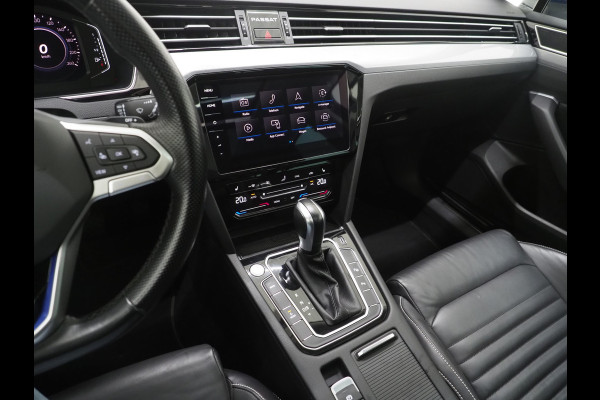 Volkswagen Passat Variant 1.4 TSI PHEV GTE R-Line | Panoramadak | Trekhaak | Massage | Adaptive Cruise | Camera | Carplay
