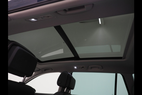 Volkswagen Passat Variant 1.4 TSI PHEV GTE R-Line | Panoramadak | Trekhaak | Massage | Adaptive Cruise | Camera | Carplay