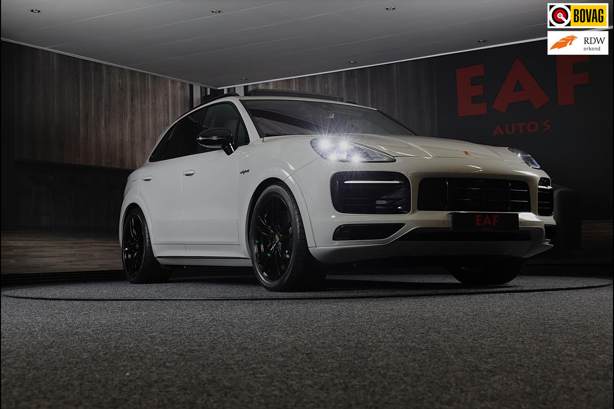 Porsche Cayenne 3.0 E-Hybrid / Softclose / Head Up / Leder / Pano / Memory / Bose / 360 Camera / 21 Inch
