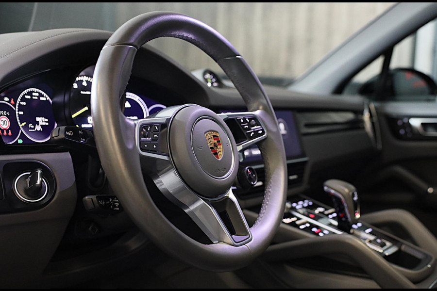 Porsche Cayenne 3.0 E-Hybrid / Softclose / Head Up / Leder / Pano / Memory / Bose / 360 Camera / 21 Inch
