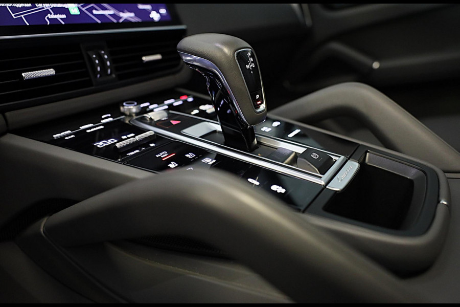 Porsche Cayenne 3.0 E-Hybrid / Softclose / Head Up / Leder / Pano / Memory / Bose / 360 Camera / 21 Inch