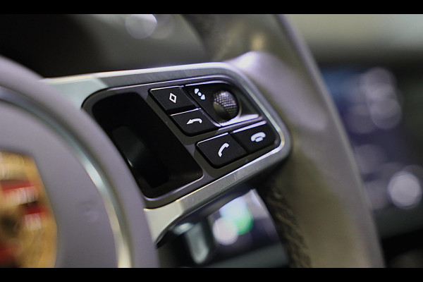 Porsche Cayenne 3.0 E-Hybrid / Softclose / Head Up / Leder / Pano / Memory / Bose / 360 Camera / 21 Inch