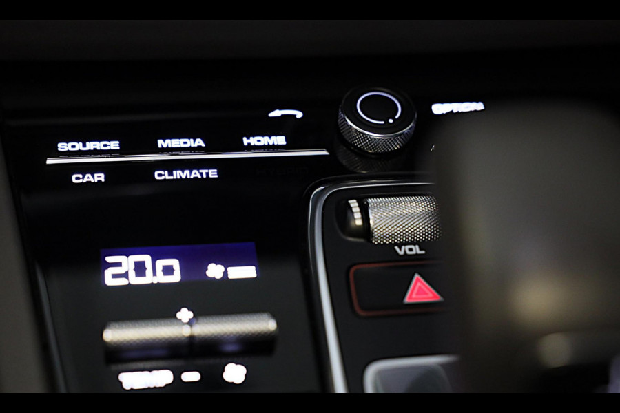 Porsche Cayenne 3.0 E-Hybrid / Softclose / Head Up / Leder / Pano / Memory / Bose / 360 Camera / 21 Inch