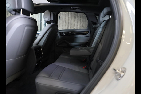 Porsche Cayenne 3.0 E-Hybrid / Softclose / Head Up / Leder / Pano / Memory / Bose / 360 Camera / 21 Inch