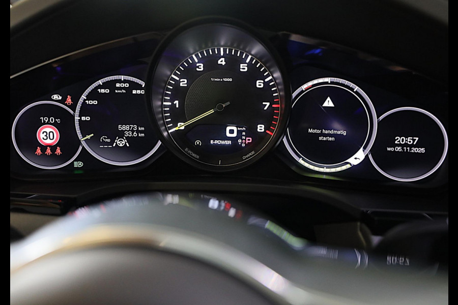 Porsche Cayenne 3.0 E-Hybrid / Softclose / Head Up / Leder / Pano / Memory / Bose / 360 Camera / 21 Inch