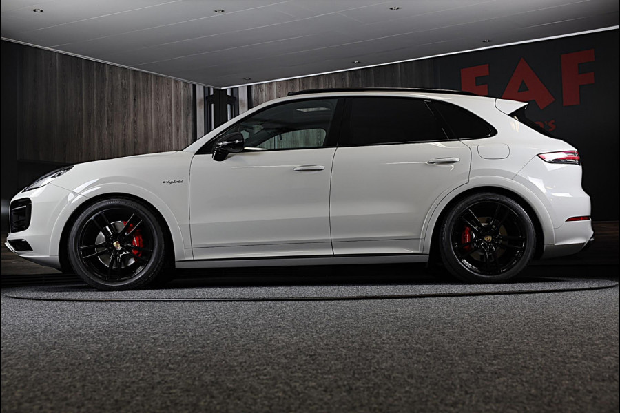 Porsche Cayenne 3.0 E-Hybrid / Softclose / Head Up / Leder / Pano / Memory / Bose / 360 Camera / 21 Inch