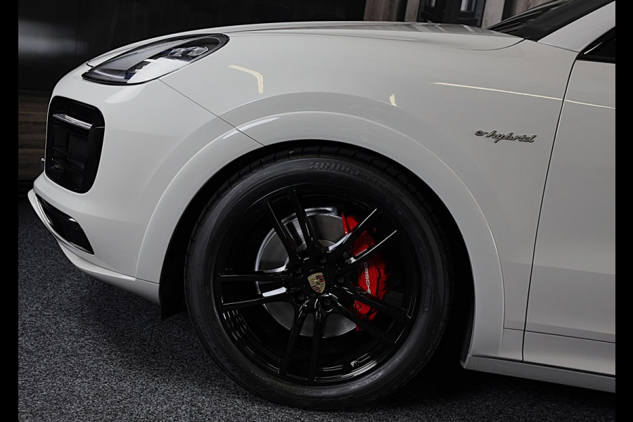 Porsche Cayenne 3.0 E-Hybrid / Softclose / Head Up / Leder / Pano / Memory / Bose / 360 Camera / 21 Inch