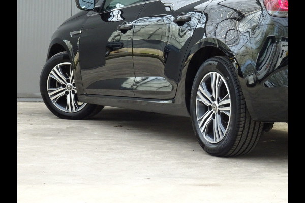 Renault MEGANE Estate 1.3 TCe Intens * CARPLAY * BOSE * HEAD-UP !!