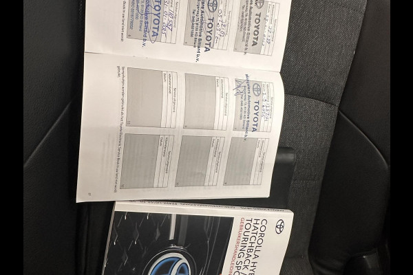 Toyota Corolla Touring Sports 1.8 Hybrid Dynamic Airco ECC Carplay Navi 17" LM Velgen Adaptive Cruise Control Stoelverwarming PDC VA+ Camera