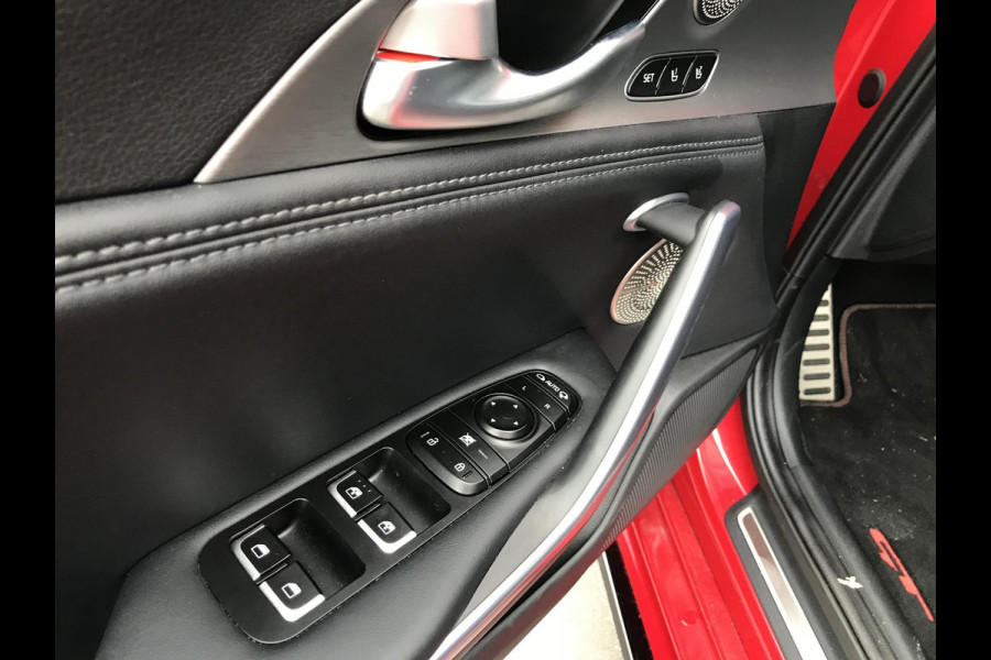 Kia Stinger 3.3 V6 T-GDI AWD GT 370PK