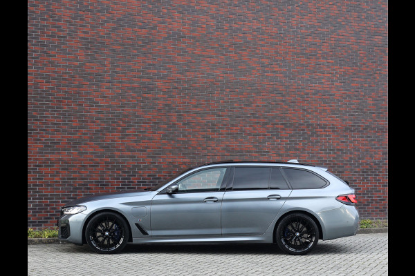 BMW 5 Serie Touring 530e High Executive | Trekhaak - Pano - HeadUp