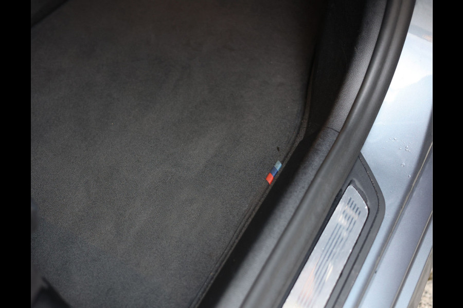 BMW 5 Serie Touring 530e High Executive | Trekhaak - Pano - HeadUp