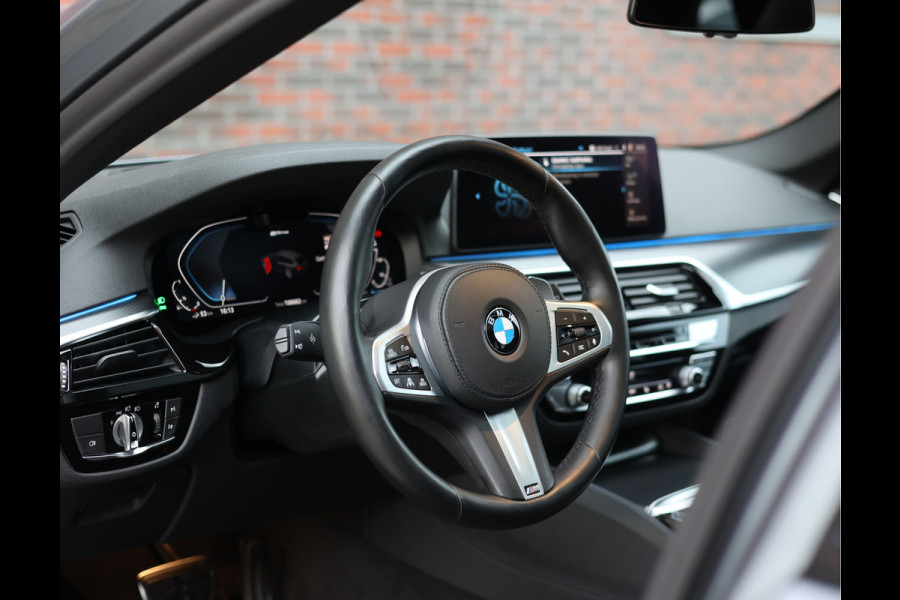 BMW 5 Serie Touring 530e High Executive | Trekhaak - Pano - HeadUp