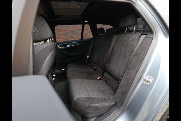 BMW 5 Serie Touring 530e High Executive | Trekhaak - Pano - HeadUp