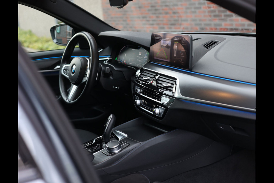 BMW 5 Serie Touring 530e High Executive | Trekhaak - Pano - HeadUp
