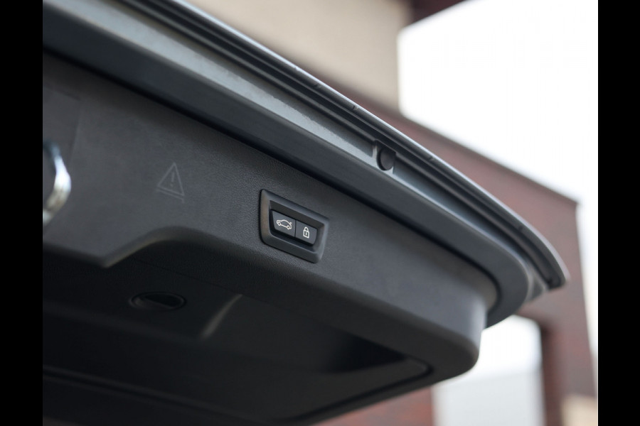 BMW 5 Serie Touring 530e High Executive | Trekhaak - Pano - HeadUp