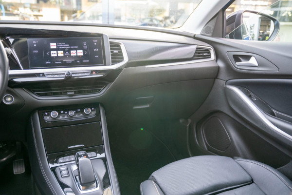 Opel Grandland 1.6 Turbo Plug-In Hybrid Ultimate | Prijs rijklaar incl. 12 mnd garantie | Memory lederen stoelen Camera Blindspot