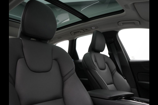Volvo XC60 T8 AWD Inscription Plug In Hybrid 391pk Dealer O.H. PHEV | Trekhaak Af Fabriek | Luchtvering | Head Up | Adaptive Cruise | 360 Camera | Harman&Kardon | Lederen Sportstoelen Memory & Verwarmd | Google Assistent | App