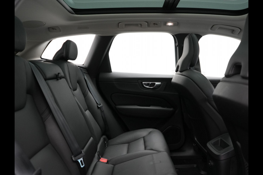 Volvo XC60 T8 AWD Inscription Plug In Hybrid 391pk Dealer O.H. PHEV | Trekhaak Af Fabriek | Luchtvering | Head Up | Adaptive Cruise | 360 Camera | Harman&Kardon | Lederen Sportstoelen Memory & Verwarmd | Google Assistent | App
