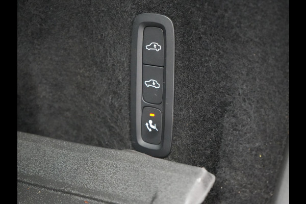 Volvo XC60 T8 AWD Inscription Plug In Hybrid 391pk Dealer O.H. PHEV | Trekhaak Af Fabriek | Luchtvering | Head Up | Adaptive Cruise | 360 Camera | Harman&Kardon | Lederen Sportstoelen Memory & Verwarmd | Google Assistent | App