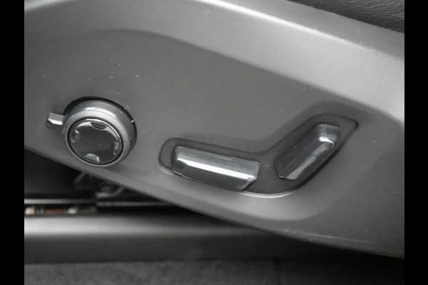 Volvo XC60 T8 AWD Inscription Plug In Hybrid 391pk Dealer O.H. PHEV | Trekhaak Af Fabriek | Luchtvering | Head Up | Adaptive Cruise | 360 Camera | Harman&Kardon | Lederen Sportstoelen Memory & Verwarmd | Google Assistent | App